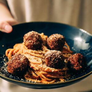 recept voor vegan spaghetti met gehaktballen en tomatensaus