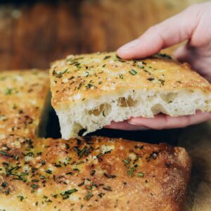 recept voor focaccia met rozemarijn en zeezout