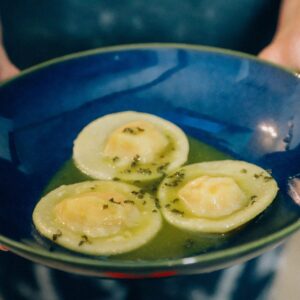 recept voor ravioli met pompoen gemaakt van vers pastadeeg
