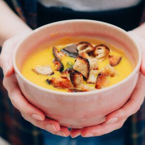 recept voor pompoensoep met kerrie en koriander