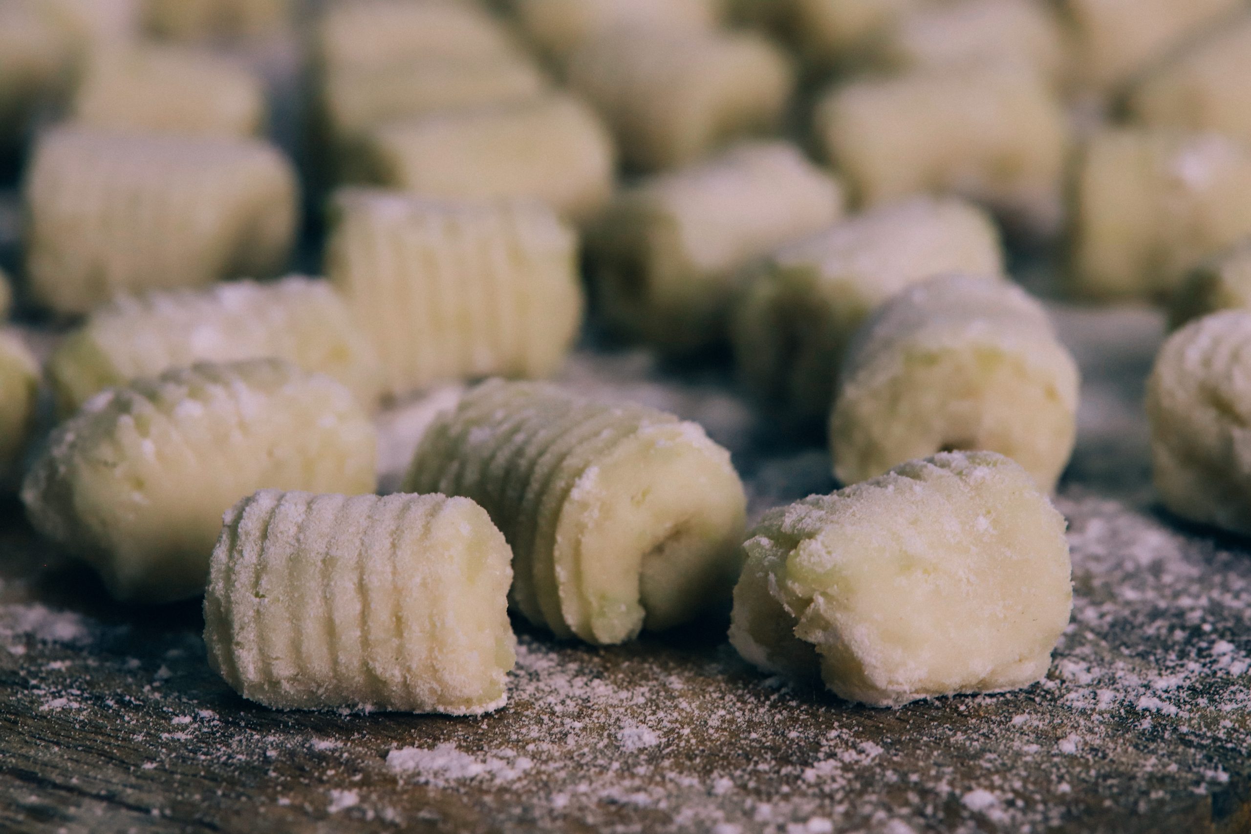 Recept om zelf gnocchi zonder ei te maken, een super lekkere aardappel pasta