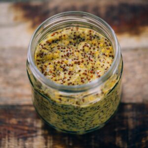 Makkelijk recept om zelf pittige grove mosterd te maken