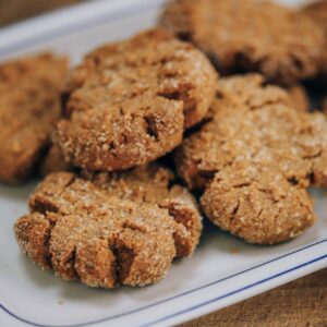 Recept om vegan pindakaaskoekjes te bakken