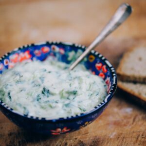 Recept om makkelijk en snel een vegan tzatziki te maken