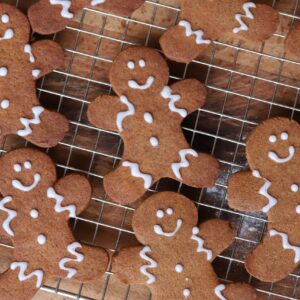 Recept om vegan gingerbread koekjes te bakken