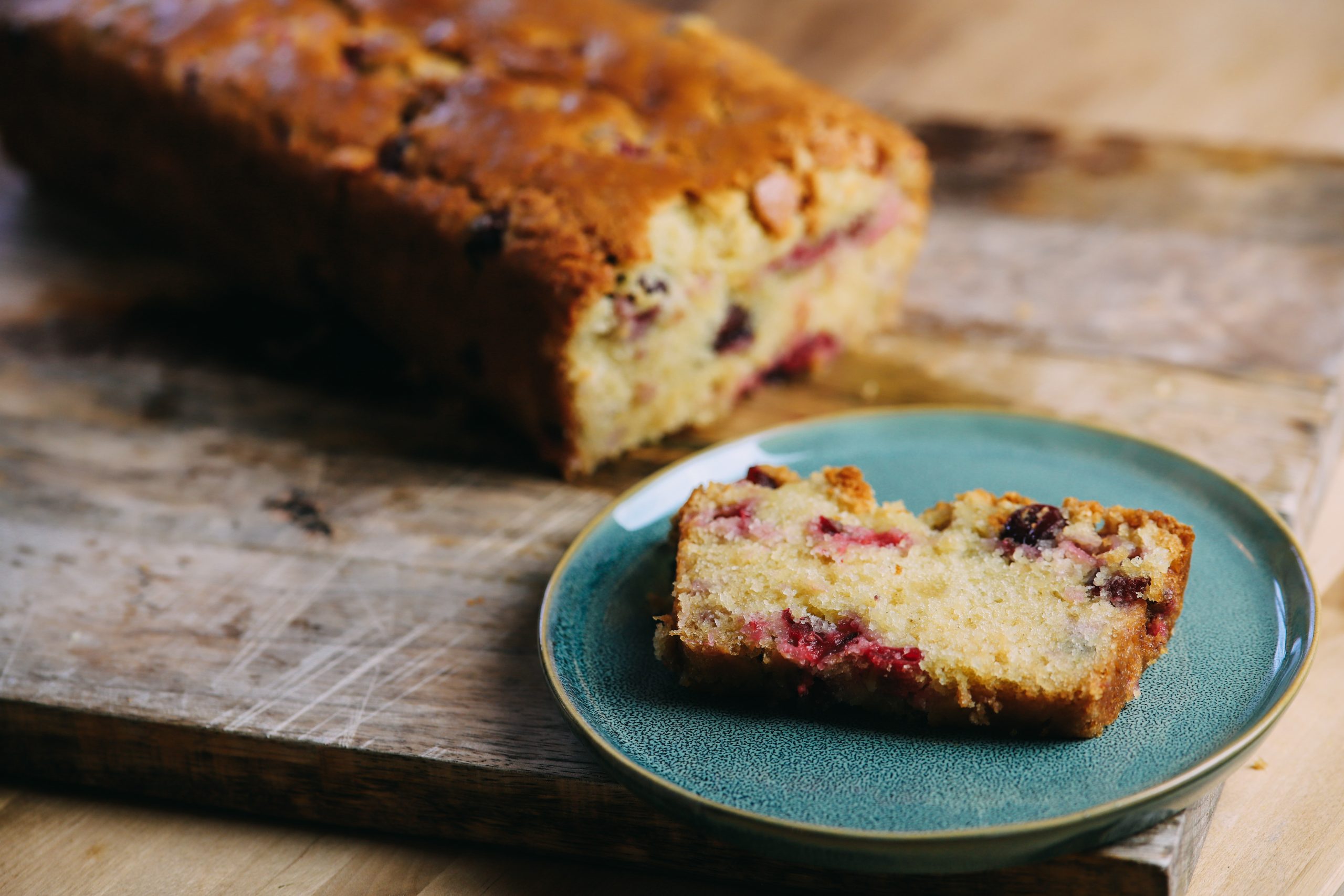 Recept om zelf een lekker en makkelijke vegan cranberry cake te maken ook wel cranberry bread genoemd